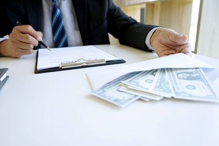 रियल एस्टेट इन्वेस्टमेंट ट्रस्ट (REIT): भारत में निवेश का नया युग